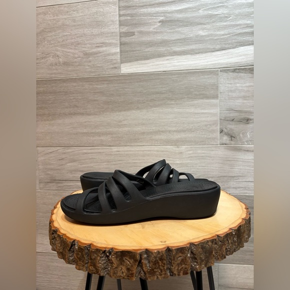 Crocs Rhonda Low Wedge Heel – Black size 8 - Picture 5 of 6